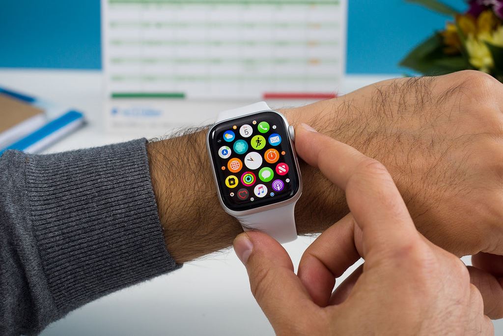 Apple Watch series 4 nhận bản cập nhật, đã có tính năng đo điện tâm đồ ảnh 1