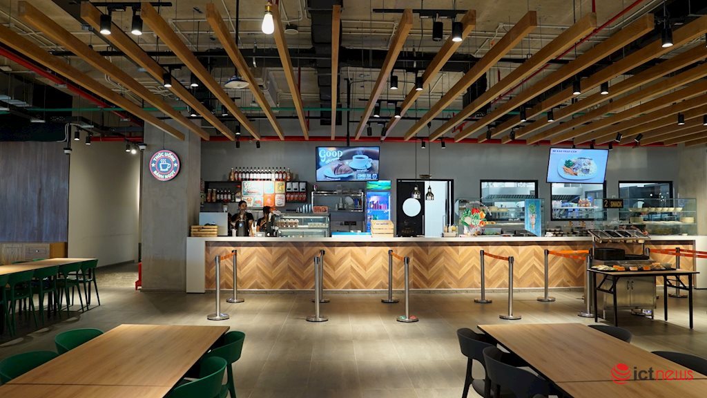 Văn phòng hoành tráng xịn xò của công ty công nghệ Việt Nam: Cây xanh bao la, quán cà phê, hồ bơi, phòng gym, tha hồ tụ tập