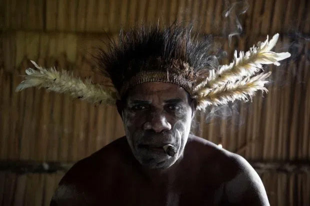 Bộ tộc ăn thịt người sống trong công viên quốc gia ở phía Tây Nam New Guinea, Indonesia