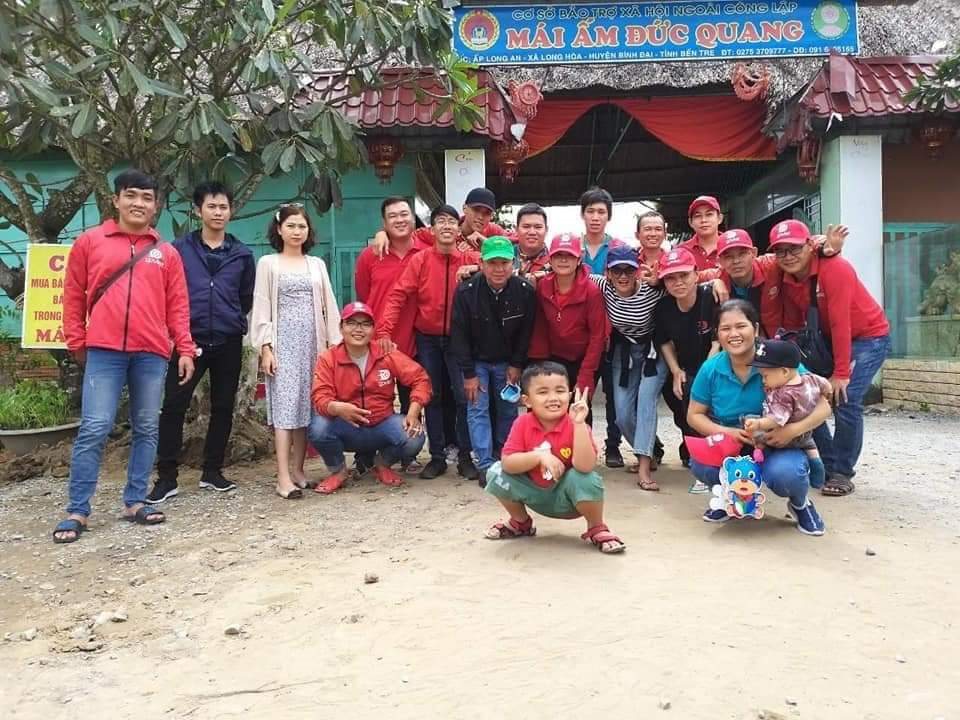 Những chuyến từ thiện nghĩa tình của đội “chiến binh áo đỏ”