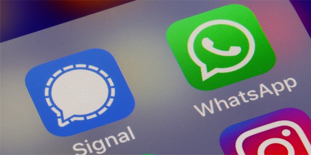 Signal, WhatsApp, Facebook anh 1