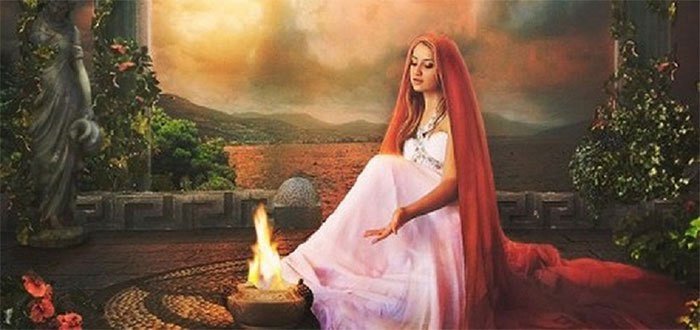 Trinh nữ Vestal có nhiệm vụ duy trì ngọn lửa thiêng cháy suốt cả năm.