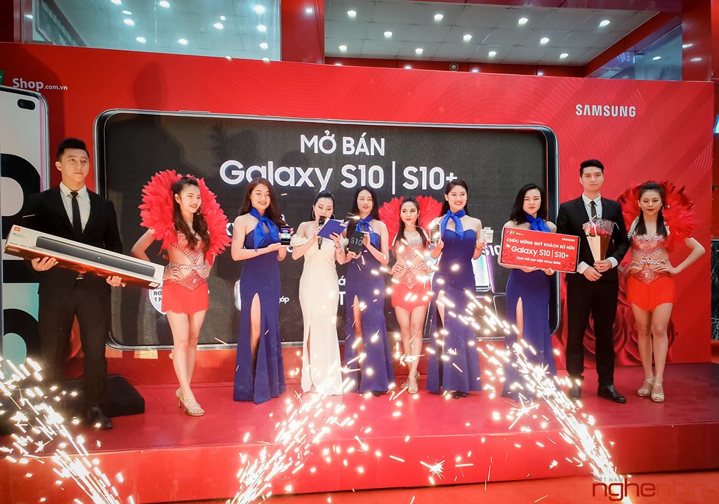 Galaxy S10/S10+ đến tay người dùng, FPT Shop mở đợt khuyến mại mới từ 8/3 ảnh 2