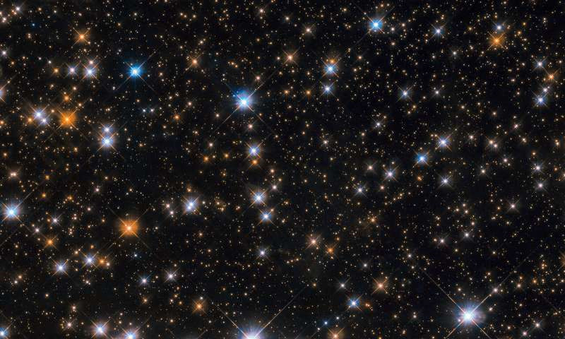 Bat ngo dien mao cum sao dan vit hoang da Messier 11