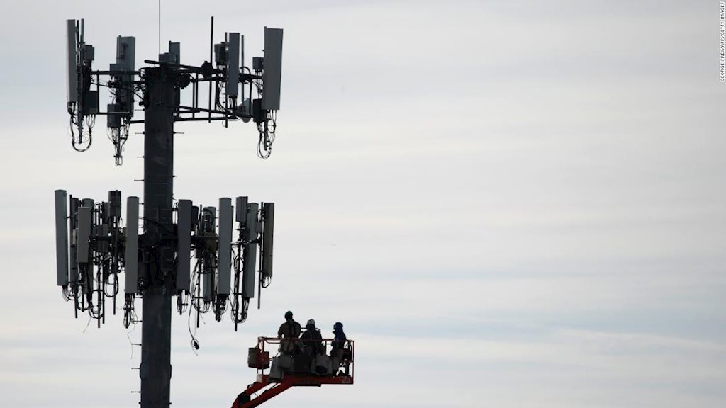 Hiệp hội nhà mạng toàn cầu lên án các cuộc tấn công trạm thu phát 5G