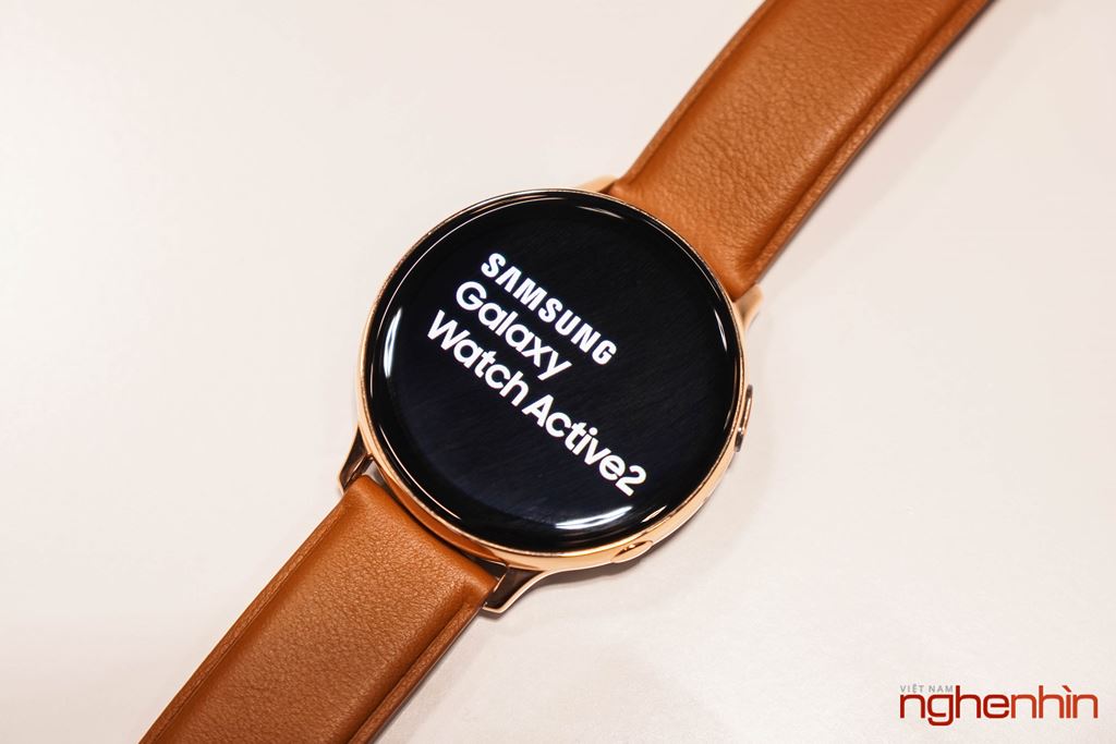 Trên tay smartwatch Galaxy Watch Active 2 tại Việt Nam ảnh 1