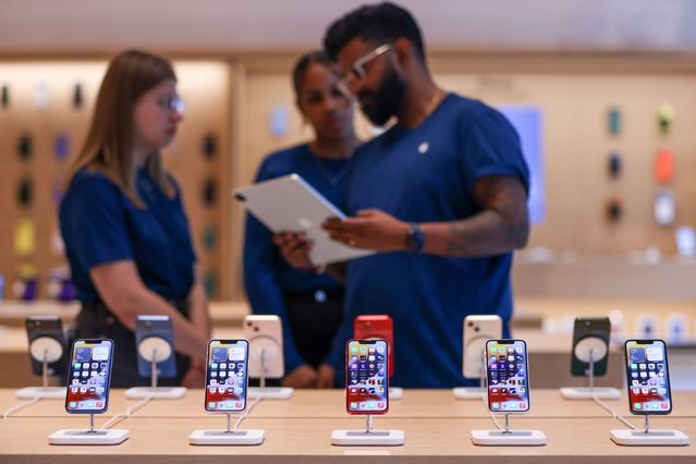 Tại sao doanh số giảm nhưng Apple vẫn nâng giá iPhone? - Ảnh 2.