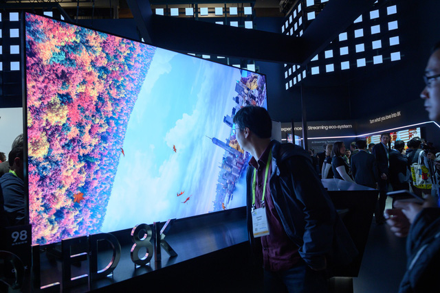 Cận cảnh TV 8K màn hình lớn nhất thế giới 98 inch của Samsung - Ảnh 7.