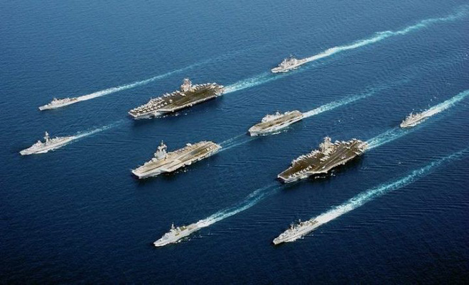 Một đội tàu gồm 3 tàu sân bay của Hải quân Mỹ