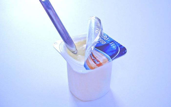 Các loại sữa chua nguyên kem có xu hướng chứa ít đường hơn.