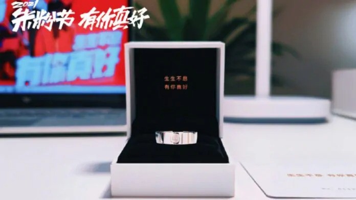 Xiaomi ra mắt nhẫn đặc biệt cho 10,000 Mi Fans may mắn, có lô-gô 7 tỷ ảnh 1