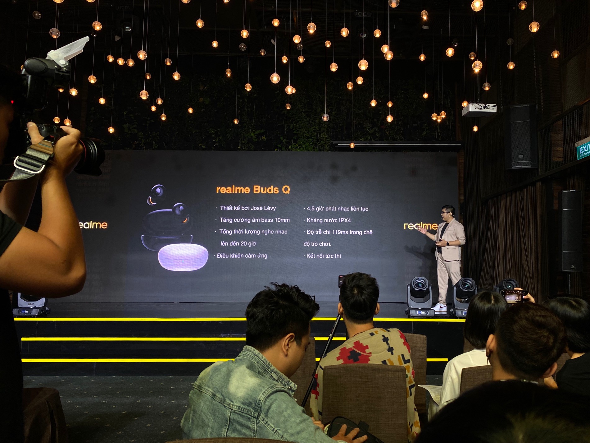 Realme ra mắt hệ sinh thái sản phẩm AIoT, công bố giá bán smartphone Realme C11