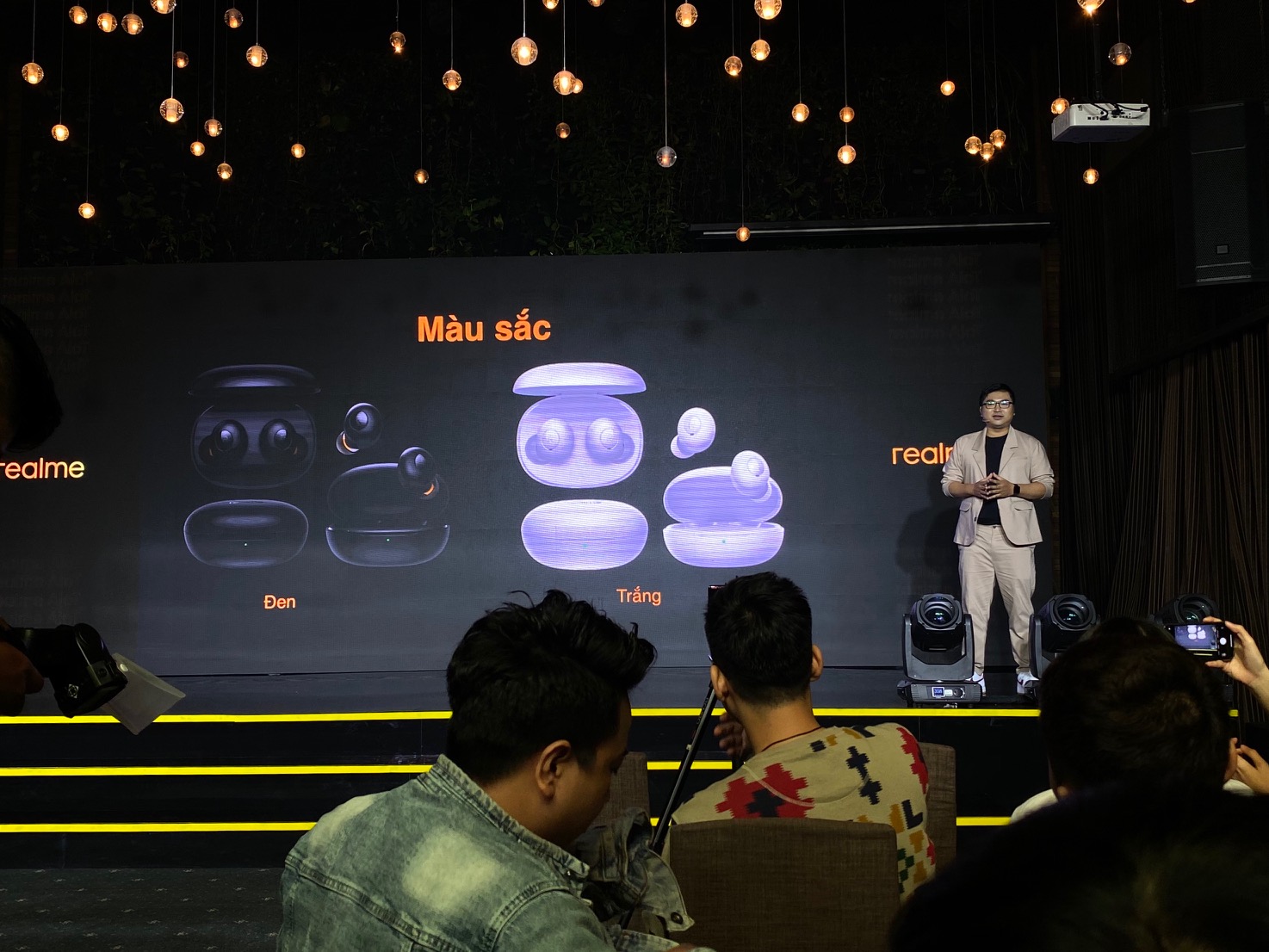 Realme ra mắt hệ sinh thái sản phẩm AIoT, công bố giá bán smartphone Realme C11