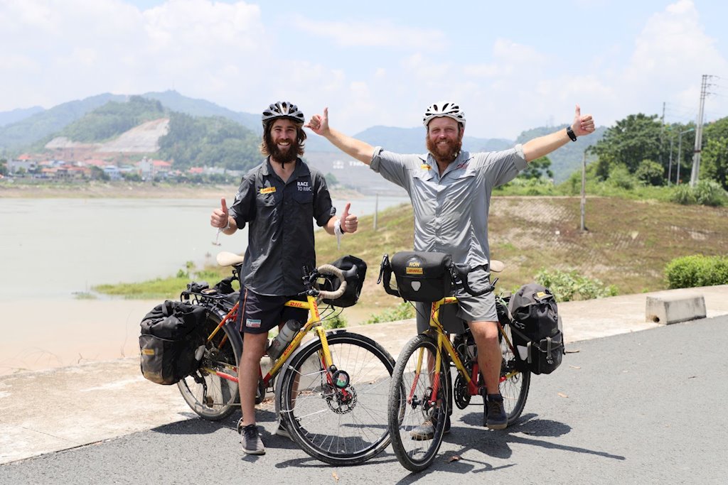 DHL hỗ trợ chuyến đạp xe gây quỹ ChildFund Pass It Back từ Luân Đôn tới Tokyo