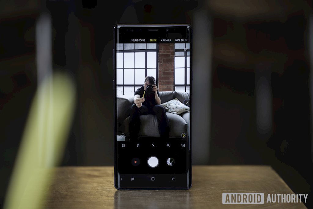 8 điện thoại Android chụp ảnh “tự sướng” đẹp nhất hiện nay