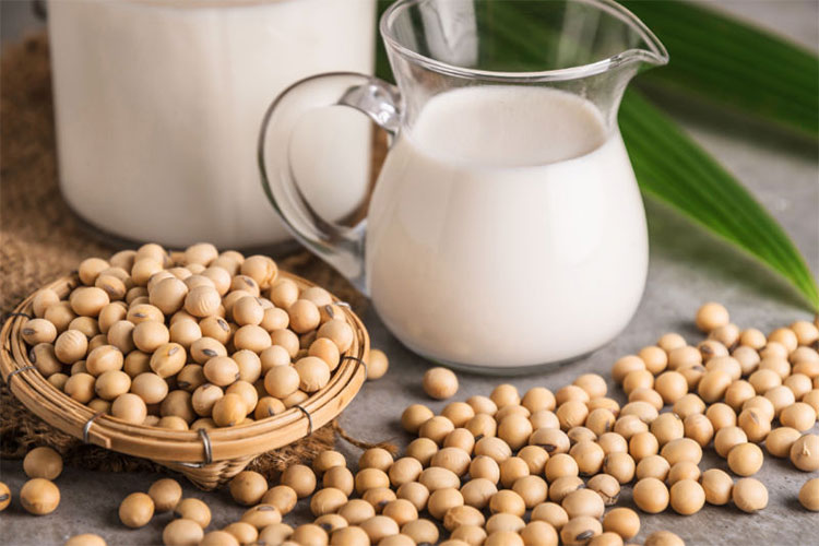 Sữa đậu nành có thể dùng mọi lúc trong ngày vì nó ít khi có tác dụng phụ.