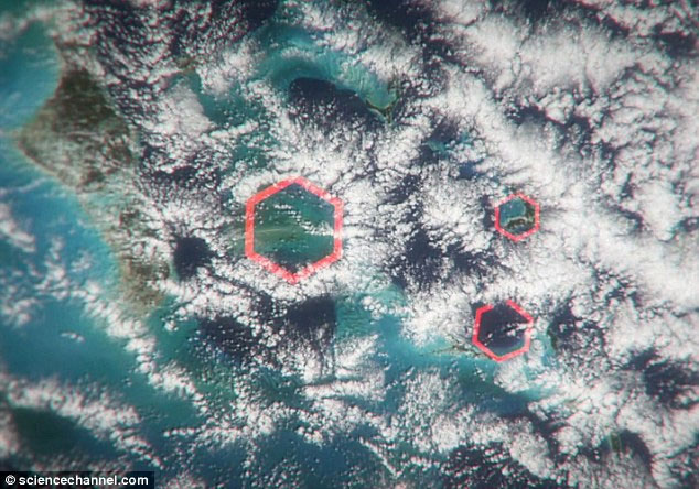 Các đám mây lục giác từng được dùng để giải thích bí ẩn Bermuda.