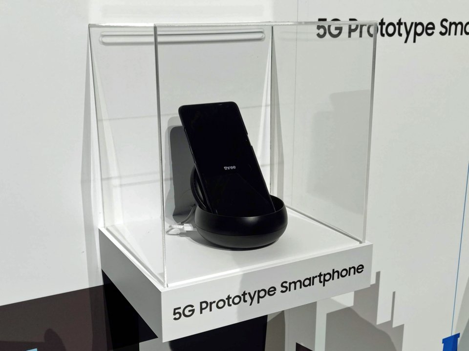 Samsung trưng bày smartphone 5G tại CES 2019, nhưng chẳng ai chú ý cả
