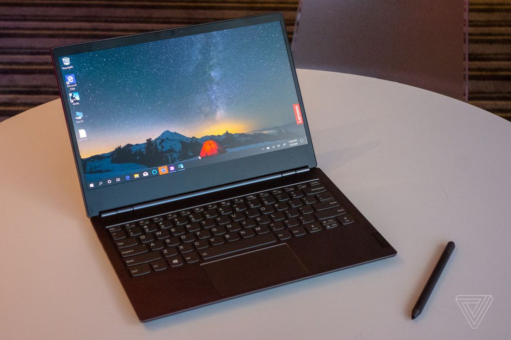 Lenovo ThinkBook Plus: laptop 2 màn hình e-ink, pin 10 tiếng, giá từ 1.200 USD ảnh 1