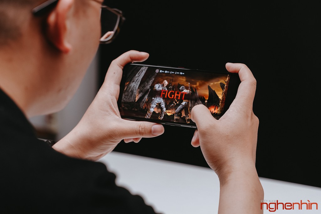 Trên tay ASUS ROG Phone 5 tại Việt Nam: nhiều thay đổi Trên tay ASUS ROG Phone 5 tại Việt Nam: nhiều thay đổi ảnh 16