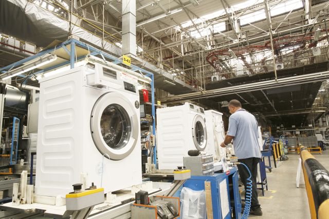 Mục sở thị nhà máy sản xuất máy giặt lớn nhất châu Âu - 4