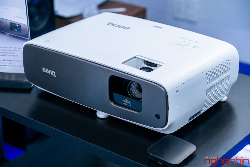 BenQ ra mắt hai mẫu máy chiếu 4K UHD, tích hợp công nghệ Cinematic Color giá từ 60 triệu  ảnh 2