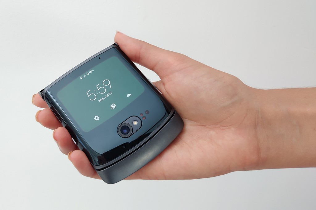 Motorola Razr 5G ra mắt: màn hình gập bền hơn, cấu hình tầm trung, giá 1.399 USD ảnh 3