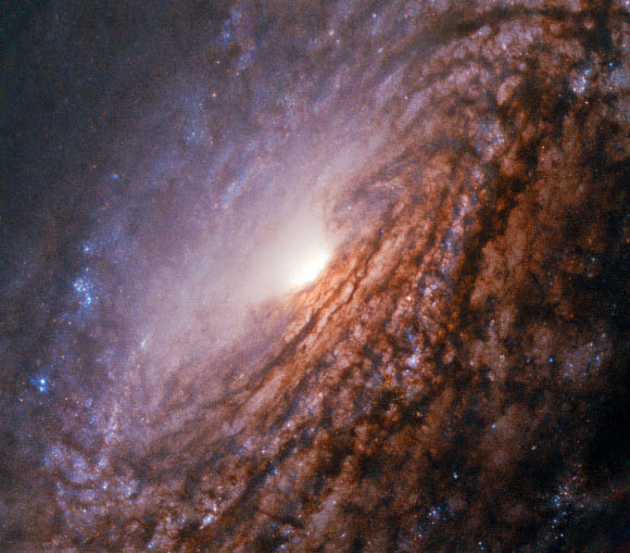 Anh tuyet dep thien ha NGC 5033 gay sung sot