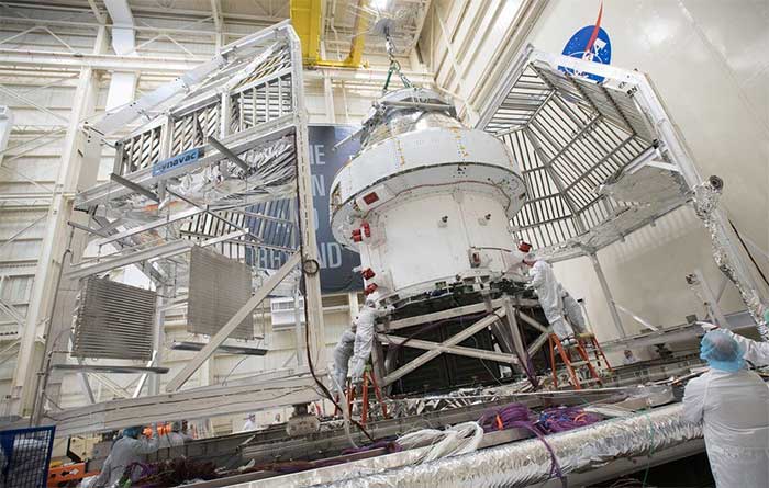 Trong khi đó, NASA và các đối tác cũng đã hoàn thành việc lắp đặt tàu vũ trụ Orion cho nhiệm vụ đầu tiên trong chương trình Artemis