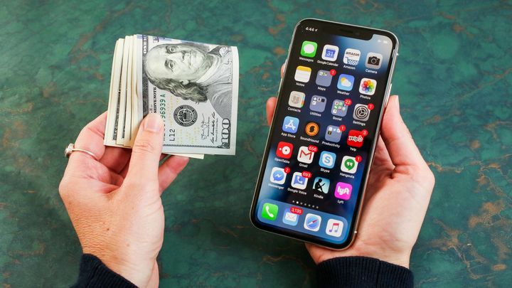 Apple vẫn sẽ giữ nguyên mức giá của iPhone 2018 cho thế hệ iPhone năm nay bất chấp doanh thu suy giảm?