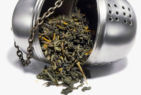 Cả trà xanh và trà đen đều chứa rất nhiều chất polyphenol and flavonoid, giúp tăng cường sức đề kháng với các bệnh tật cho cơ thể bạn.