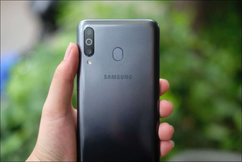 Mở hộp Samsung Galaxy M30: Nâng cấp camera và pin, giá 4,99 triệu đồng