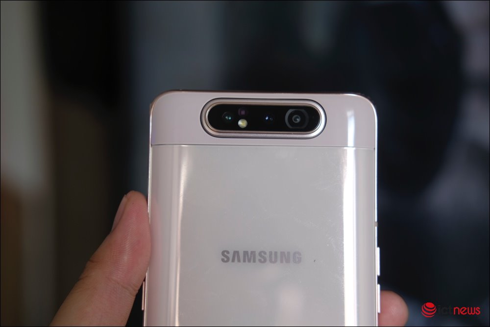 Samsung Galaxy A80: Tiên phong camera trượt xoay