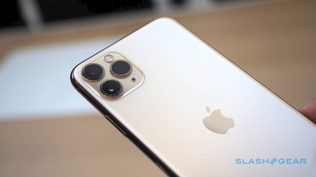 Trên tay iPhone 11 và iPhone 11 Pro: Chất hơn iPhone XS, lấn cấn nhất vẫn là cụm camera lồi