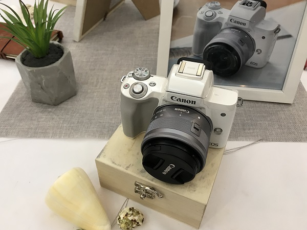 Canon giới thiệu loạt máy ảnh 2018 và đèn flash thông minh Speedlite 470EX-AI