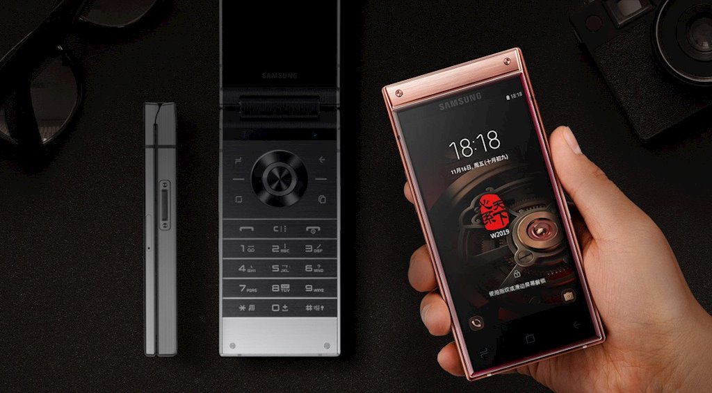 Điện thoại vỏ sò cao cấp Samsung W2019 trình làng, giá 63,6 triệu đồng