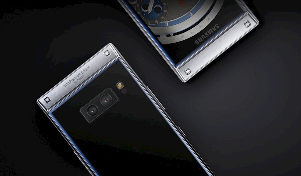 Điện thoại vỏ sò cao cấp Samsung W2019 trình làng, giá 63,6 triệu đồng