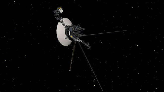Sau Voyager 1, Voyager 2 chính thức trở thành vật thể thứ 2 do con người chế tạo đi vào không gian liên sao. 