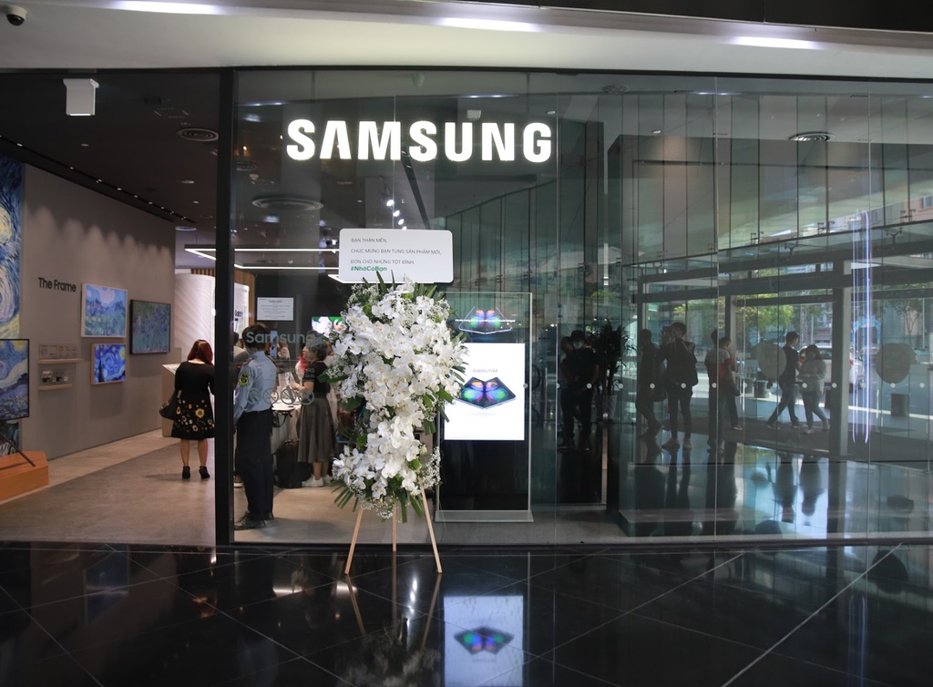 Oppo gui hoa mung Samsung o Viet Nam nhan ngay ra mat Galaxy S20 hinh anh 2 Screenshot_21.jpg