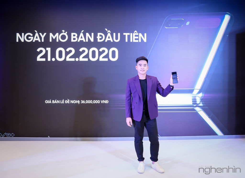 Cận cảnh Samsung Galaxy Z Flip tại Việt Nam giá 36 triệu bán từ 14/2 ảnh 1