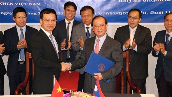 Việt Nam và Lào ký thỏa thuận hợp tác về TT&TT