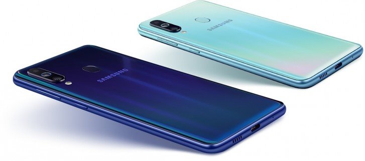 Samsung Galaxy M40 ra mắt: màn hình đục lỗ, 3 camera