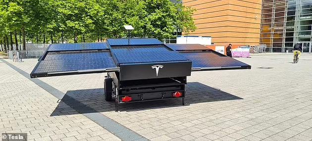 Tesla “khoe” nguyên mẫu “cục sạc di động” cho ô tô với ăng-ten vệ tinh SpaceX 