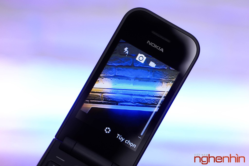Trên tay Nokia 2720 Flip, smartphone gập dùng KaiOS giá 2 triệu ảnh 12