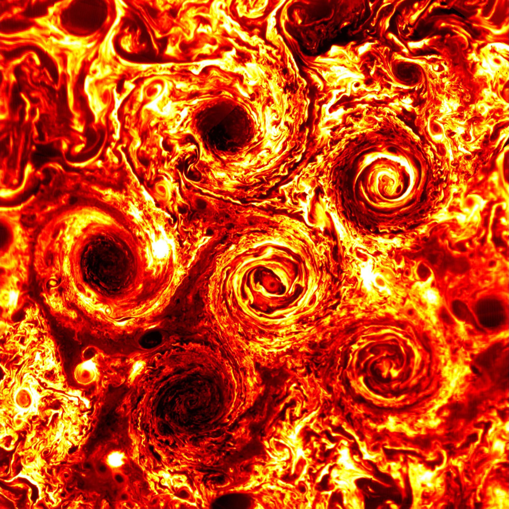 Xếp thành hình dạng kỳ lạ, những cơn lốc xoáy khổng lồ trên Sao Thổ khiến giới khoa học sửng sốt - Ảnh 2.