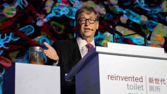 Cận cảnh bồn cầu kiểu mới của Bill Gates: Không cần nước, xử lý chất thải không để lại mùi, có thể tách nước khỏi phân - Ảnh 2.