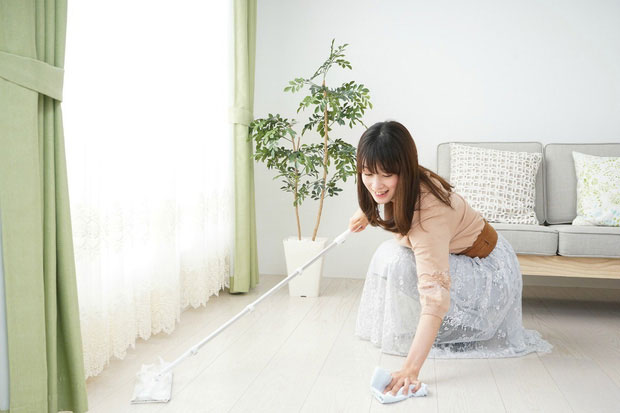 Dọn dẹp nhà cửa tương đương với việc tập thể dục với nhiều bộ phận khác nhau trên cơ thể.