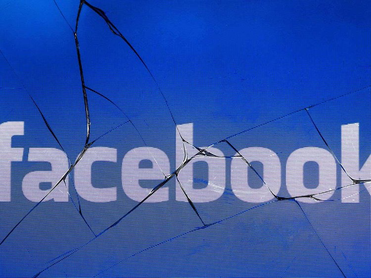 Facebook nói gì khi bị đề nghị “giải tán”?