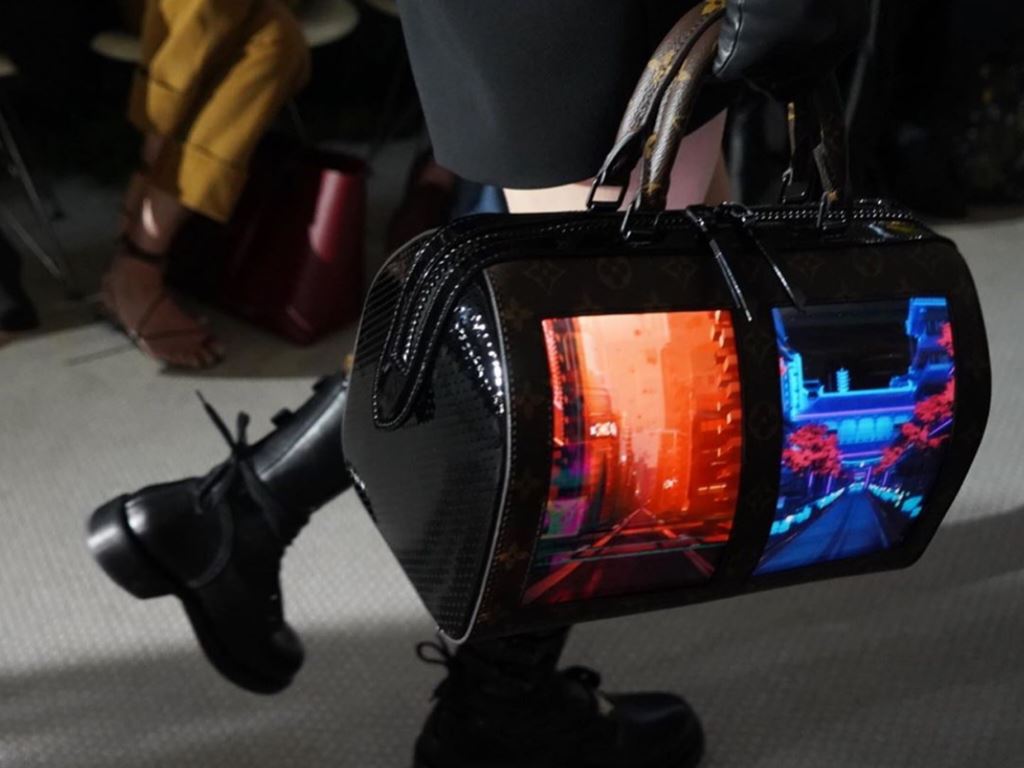 Louis Vuitton ra mắt túi hàng hiệu tích hợp màn hình OLED ảnh 1