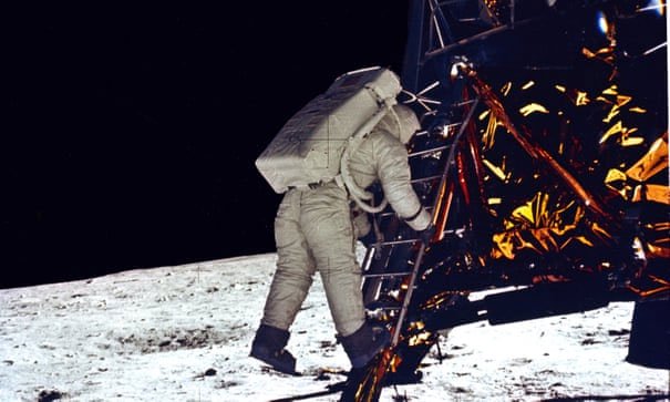 Phi hành gia Mỹ đã làm nên lịch sử khi đặt chân xuống bề mặt Mặt Trăng vào năm 1969.